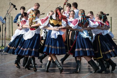 folklore-dancer-circle-costumes.jpg